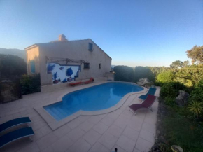 appartement 60 m2 climatisé 2 adultes max et 2 enfants piscine partagée